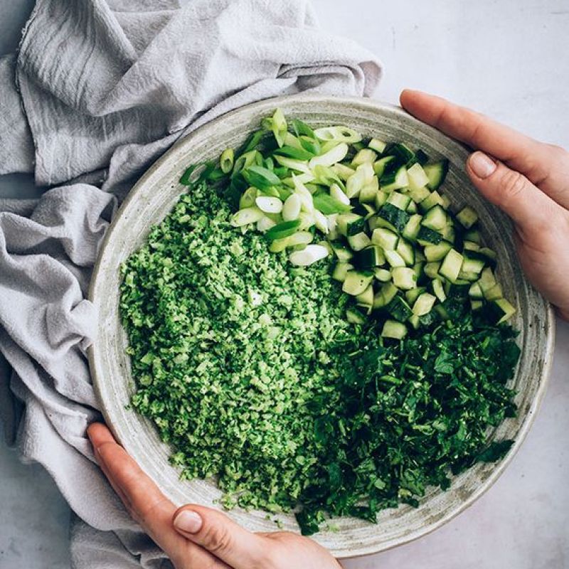 Зеленый детокс-салат из брокколи