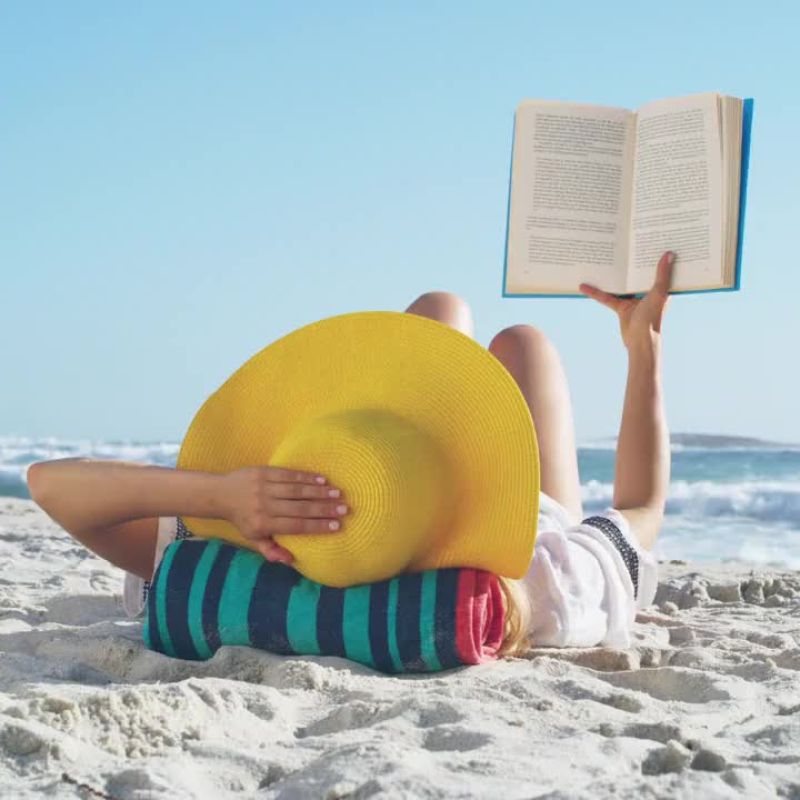 Чтение на лето: 5 книг, от которых не оторваться