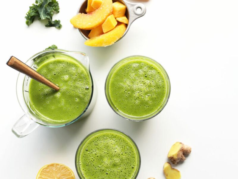 THE-BEST-Green-Smoothie-Ginger-lemon-peach-mango-and-kale-vegan-plantbased-smoothie-greensmoothie-recipe-minimalistbaker