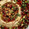 Рецепт хумуса с кедровыми орешками, овощами и кинзой