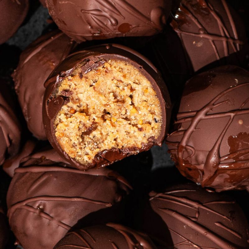 Шоколадно-арахисовые трюфели для новогоднего стола