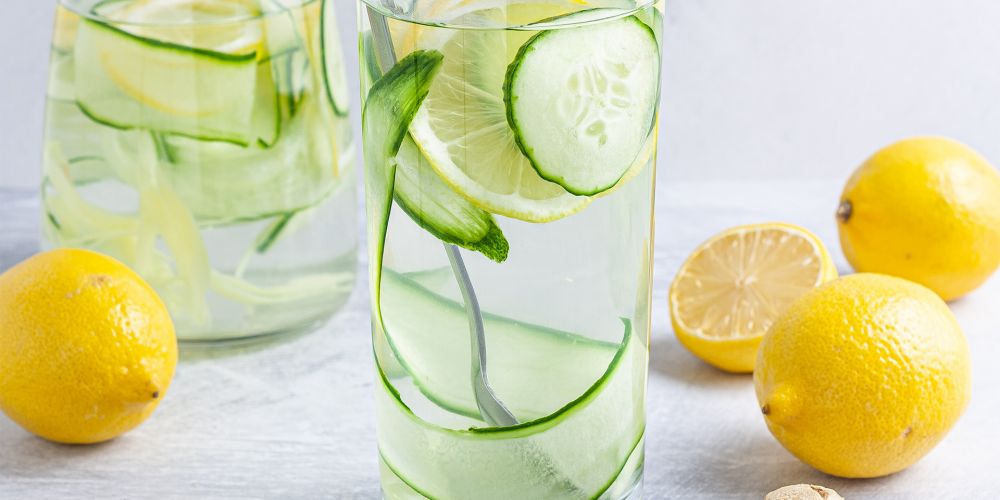 Чем полезна вода с лимоном?